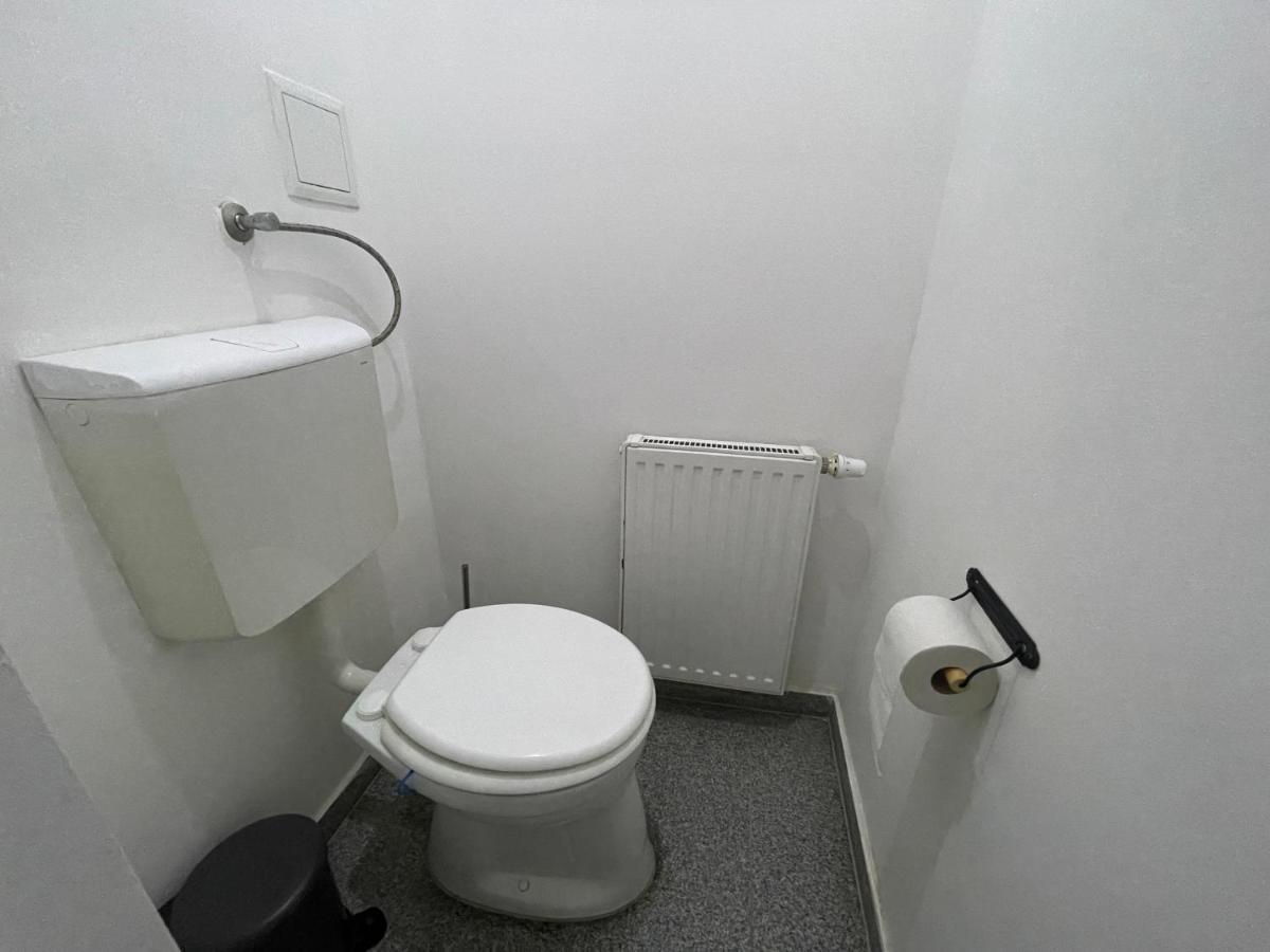 Central Sunny Flat With Free Parking Apartment Wina Bagian luar foto